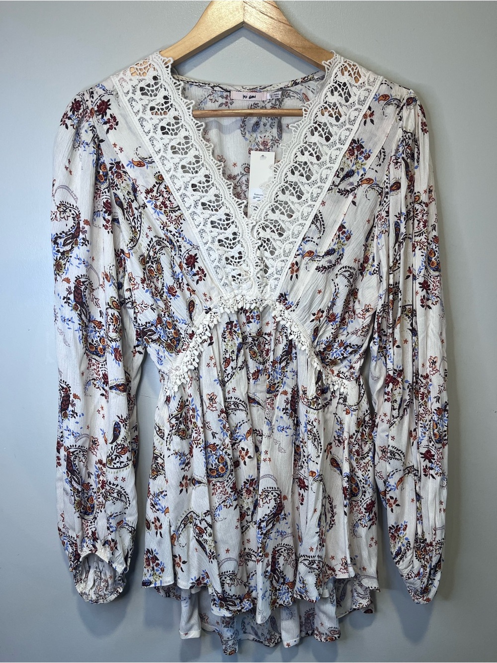 NWT Francesca's Cream Floral Lace-Trim Boho Top